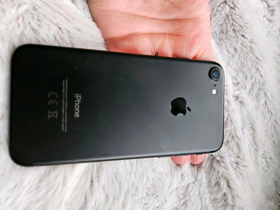 I Phone 7, Modell 2019, 32 GB, schwarz in Kobern-Gondorf