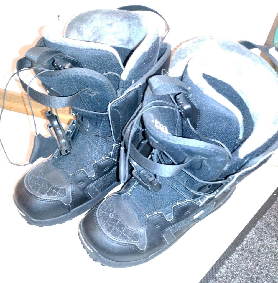 Snowboardschuhe 8.5 in Neusäß