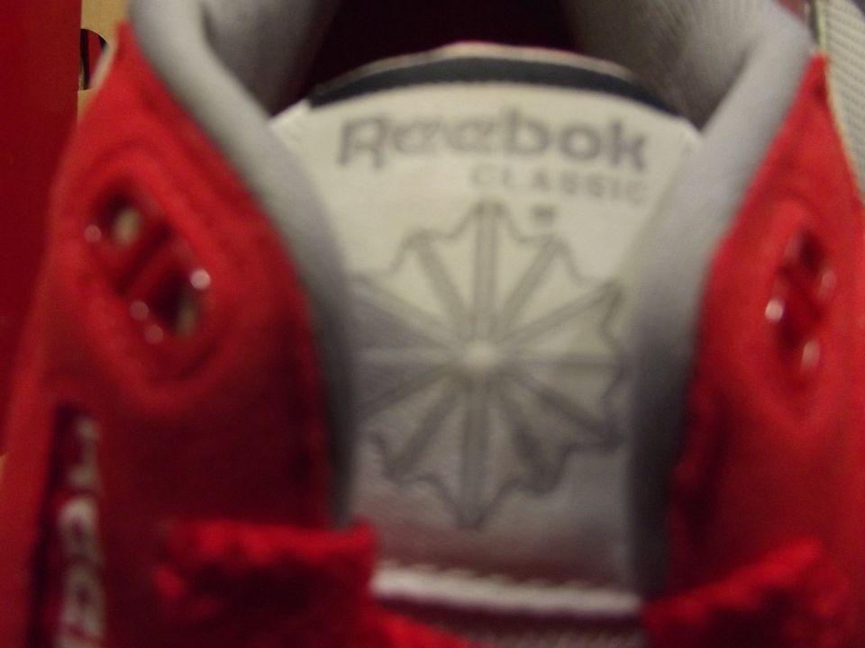 °TOP° NEU REEBOK Classic Sneaker Sportschuhe Gr.45,5 keine Nike in Wachtberg