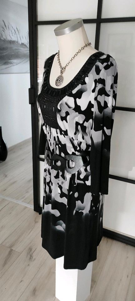 Kleid von Laurel by Escada, Jersey, neu, stretchig, Print in Marl
