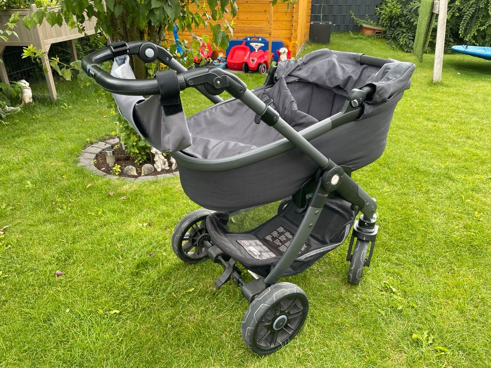 Kinderwagen Teutonia Cosmo V4 mit umfangreichem Zubehör in Köln