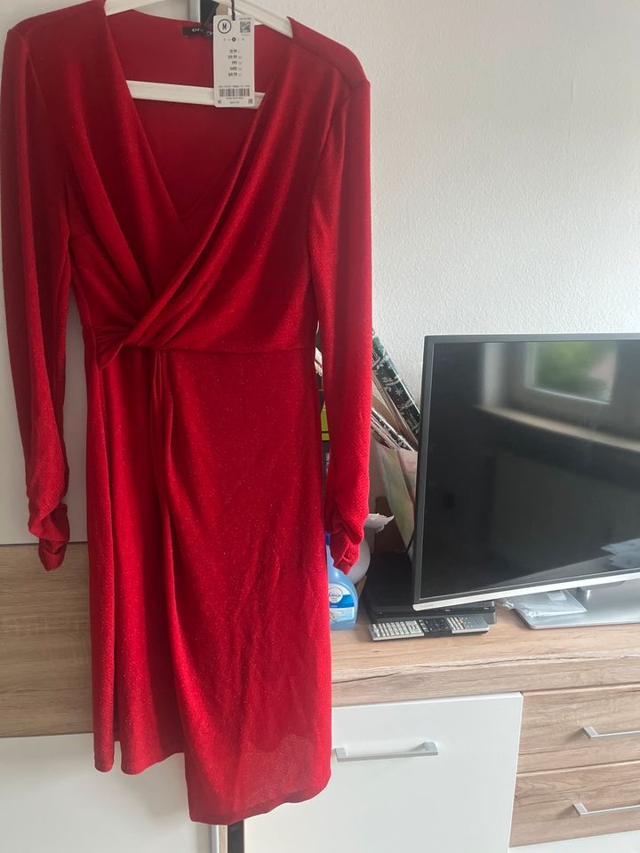 Rotes schickes Kleid in Hockenheim