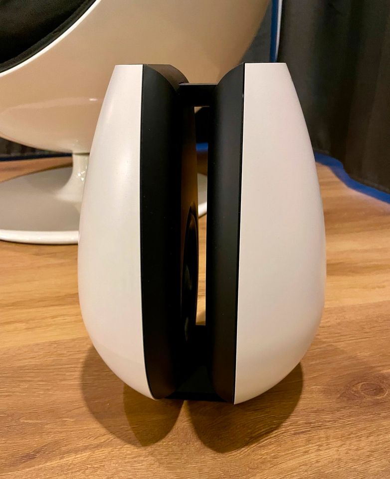 Bang Olufsen BeoLab 11 in weiß ( Vase ) Aktiv Subwoofer in Limburg