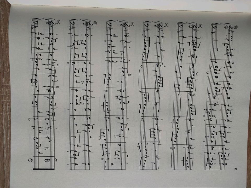 J.S. Bach Das wohltemperierte Klavier Teil II Urtext  G Henle in Mainz