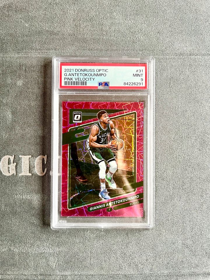 Giannis Antetokounmpo PSA 9 Pink Velocity/79 Panini Donruss Optic in Stelle