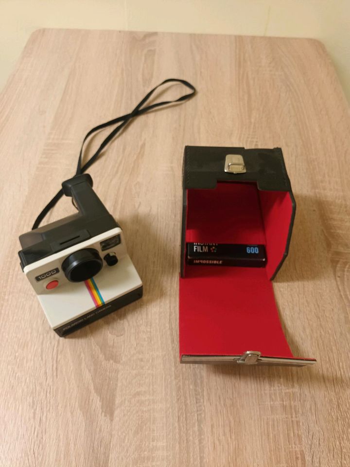 Polaroid Landcamera 1000 + Tragetasche/Etui und Filmkassette in Stuttgart