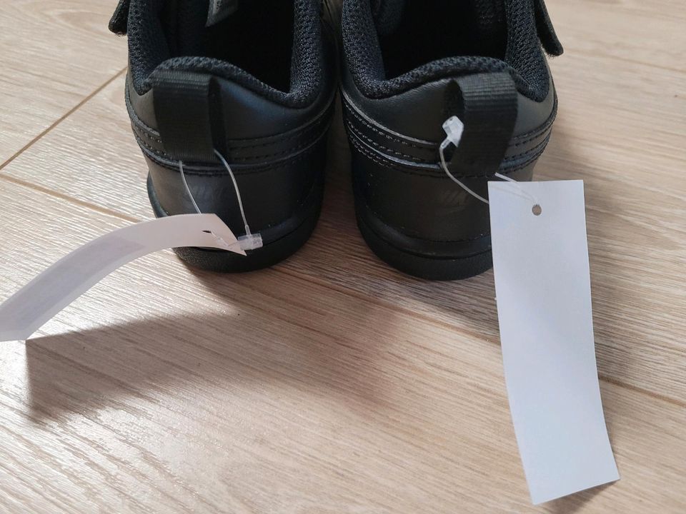 Nike Schuhe Größe 31 -NEU- in Viersen