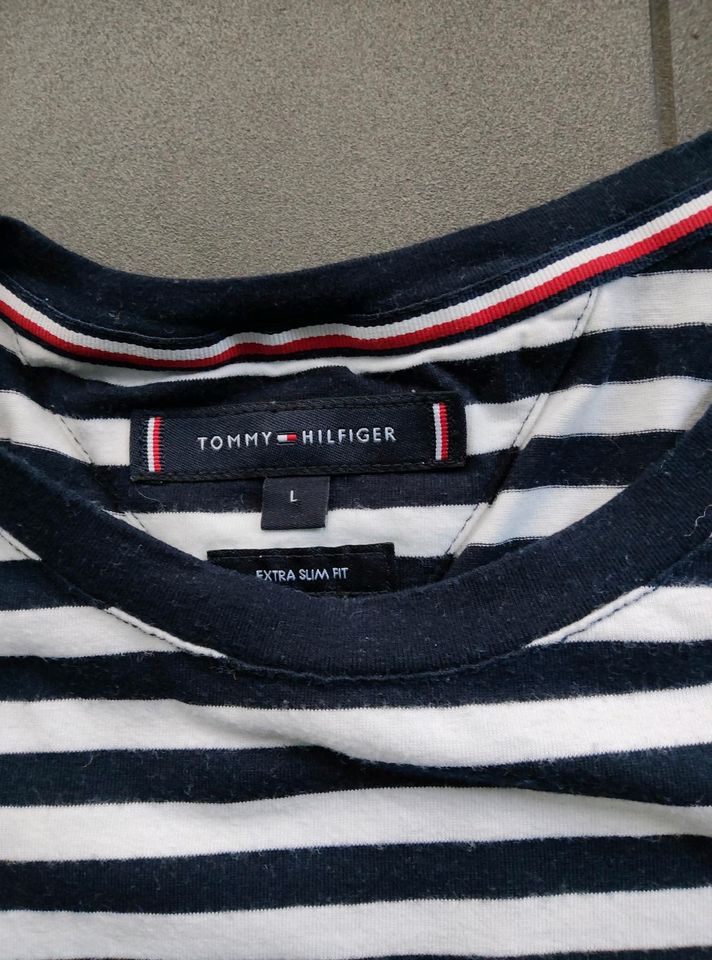 Tommy Hilfiger T Shirt Gr. L in Lüneburg