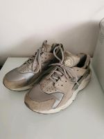 Nike Air Huarache grau 42,5 Nordrhein-Westfalen - Brakel Vorschau