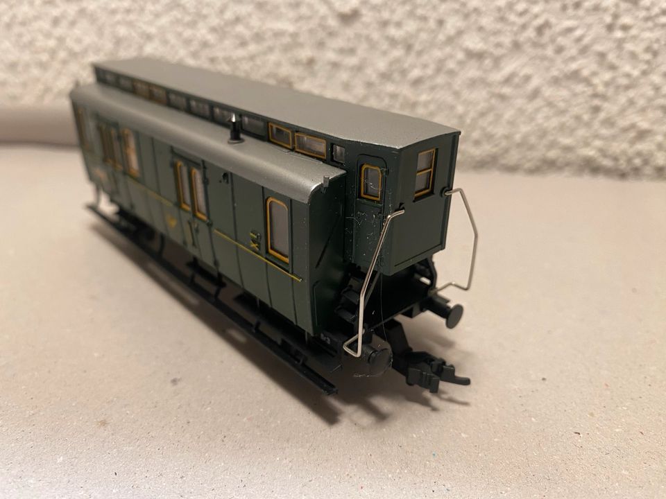 Schöne Personenwagen H0 Modelleisenbahn in Schmiechen