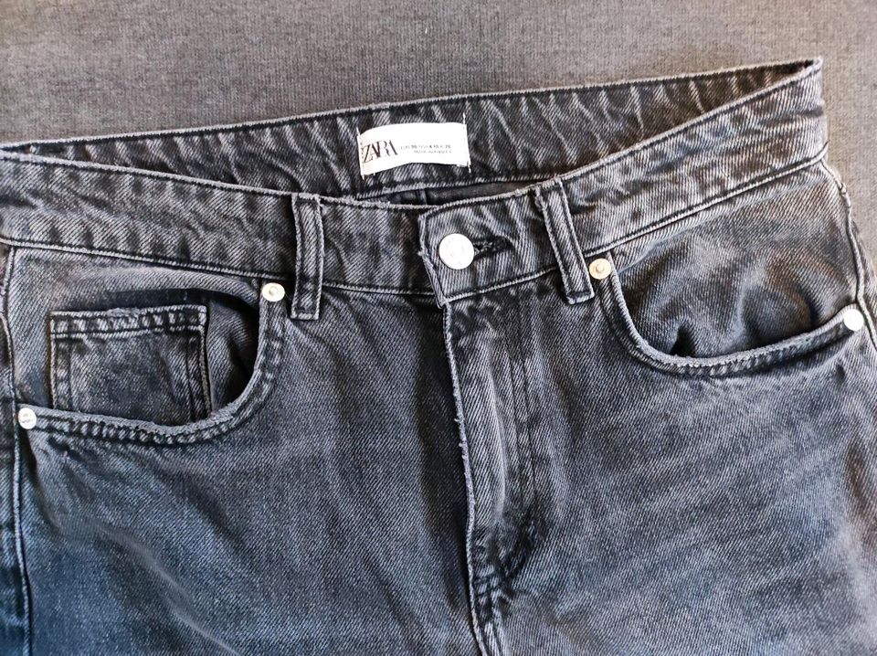 Jeans schwarz in Westoverledingen