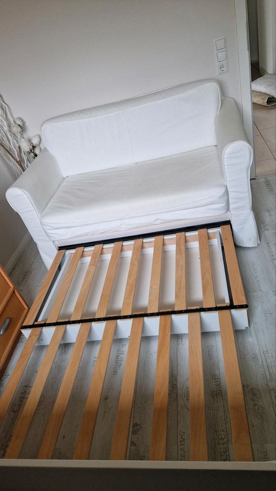 HAGALUND IKEA 2er-Bettsofa mit Bettkasten in Cremeweiß in Osterby 