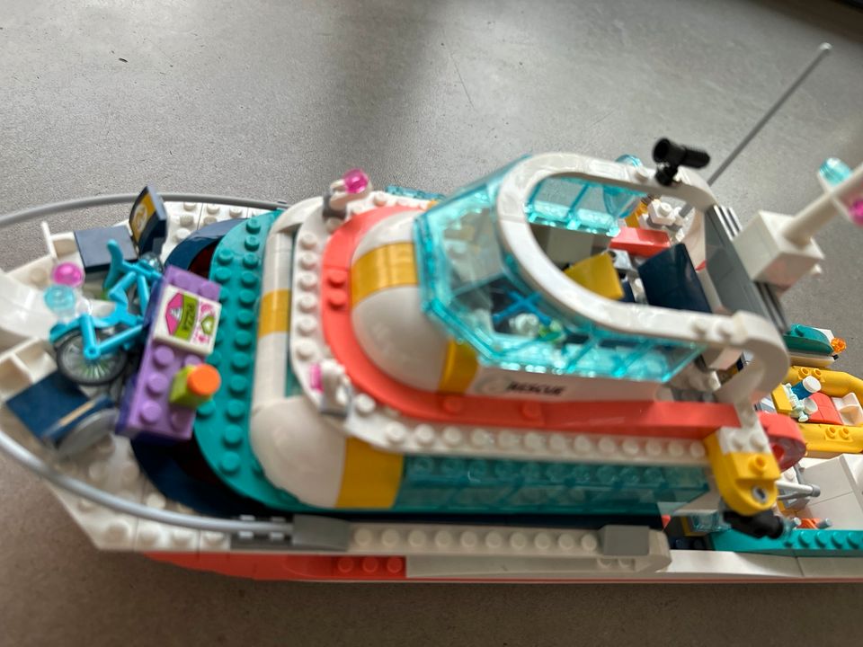 Lego Friends Boot für Rettungsaktionen in Berlin