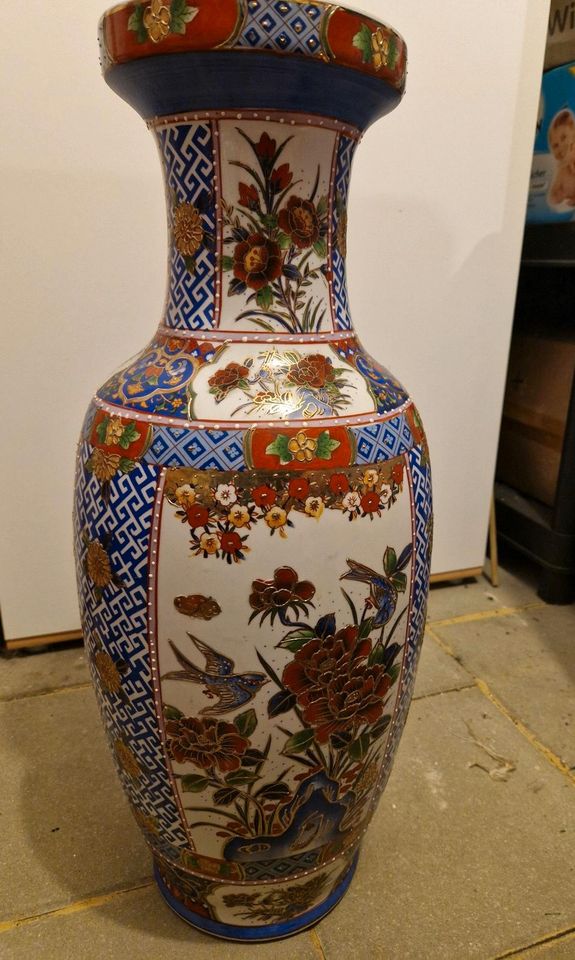 Bodenvase asiatische Bemalung in Strehla