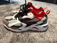 Fila Sportschuhe neuwertig Größe 39 Berlin - Pankow Vorschau