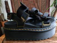 Dr. Martens Plateau Sandalen in Schwarz mit Klettverschluss Niedersachsen - Melle Vorschau