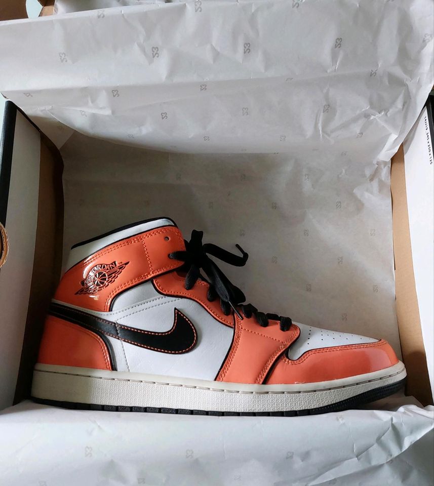 Jordan 1 Mid SE Turf orange Gr. 47 in Rommerskirchen