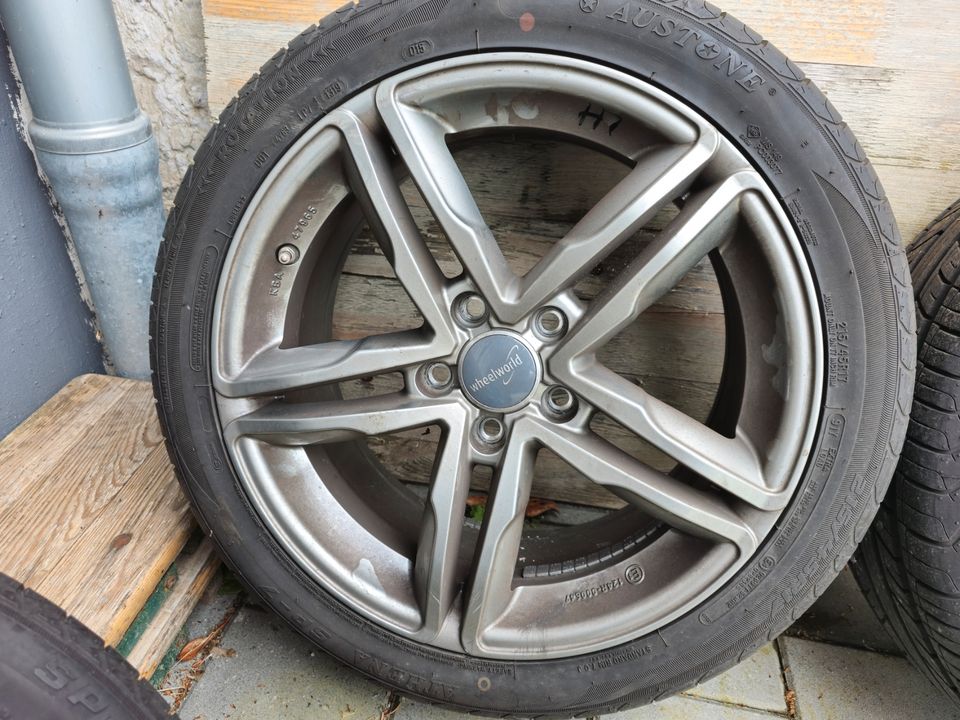 VW GOLF 4x 17 Zoll Felgen Mit Sommer Reifen in Mönchengladbach