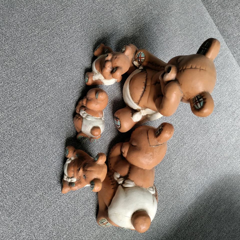 Diese Bären Figuren etwas zur Deko in Wiebelsheim