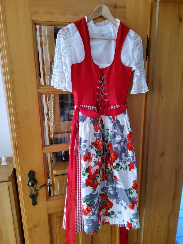 Dirndl- Kleid in Reisbach