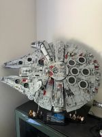 Lego 75192 Millenium Falcon mit Ständer München - Bogenhausen Vorschau