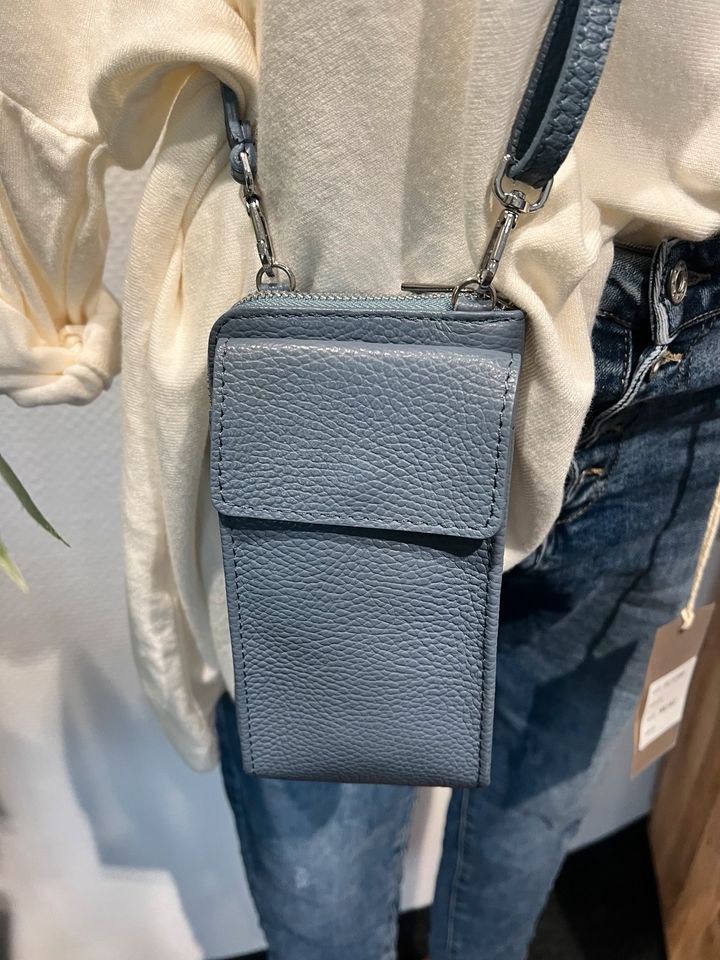 Crossbody Ledertasche mit Portmonee in taupe  oder grau neu in Essen