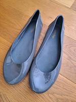 flip flop Ballerina 38 grau glänzend flats neuwertig Hessen - Braunfels Vorschau