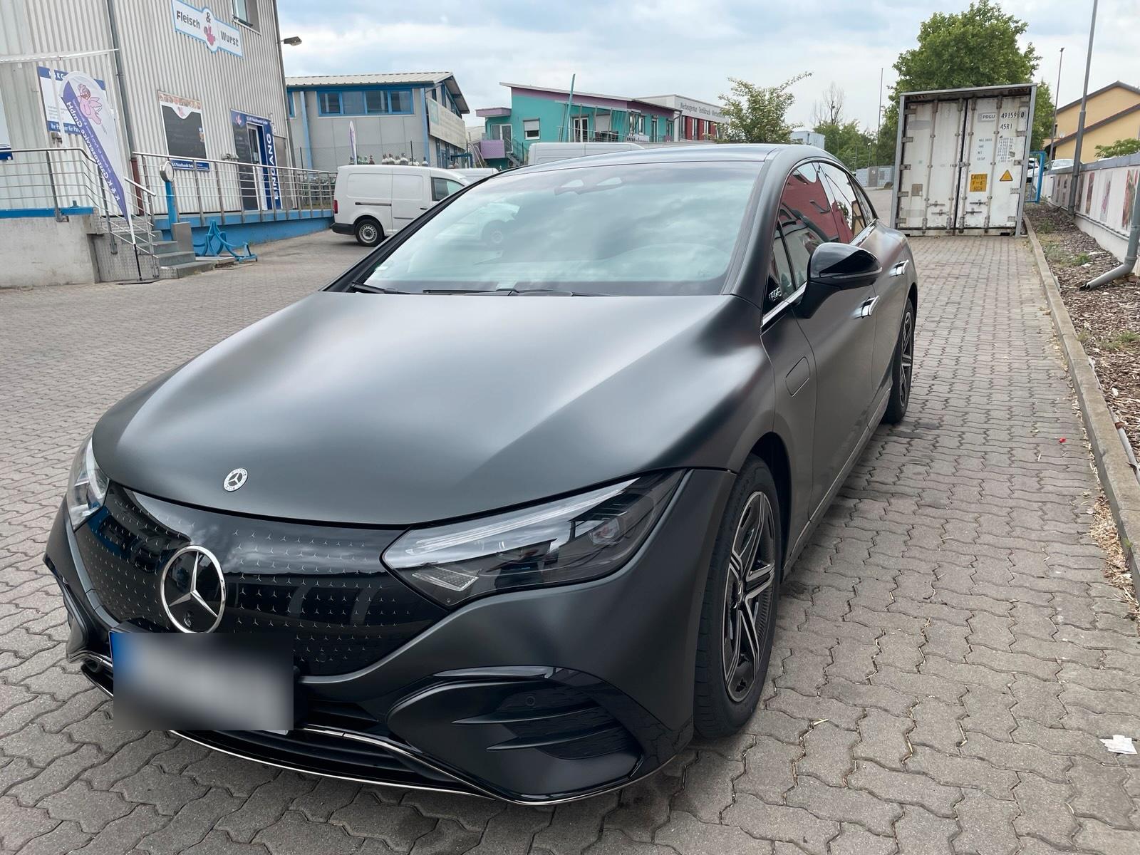 Abbildung des Autos Mercedes Benz EQE300 AMG…
