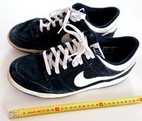 Nike schwarz-weiße Herrenschuhe Größe 44 Baden-Württemberg - Konstanz Vorschau