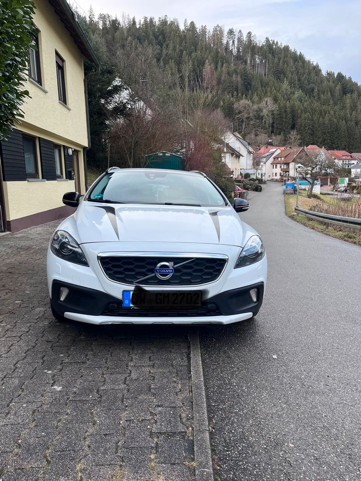 Volvo V40 Cross Country 2.0 D3 in Neubulach