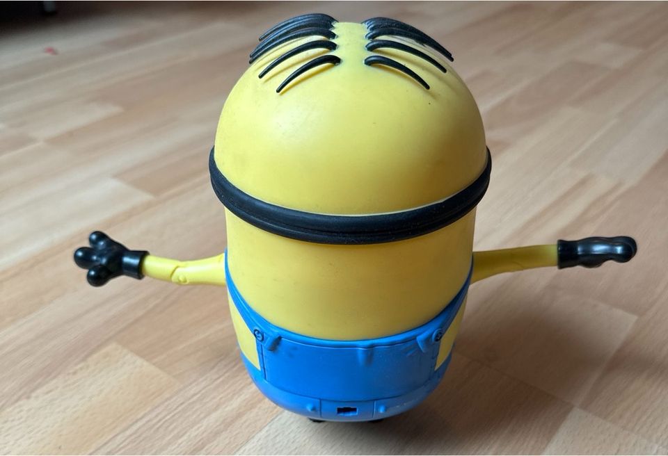 Lachende Minion Figur (Stuart) mit Sound in Bergisch Gladbach