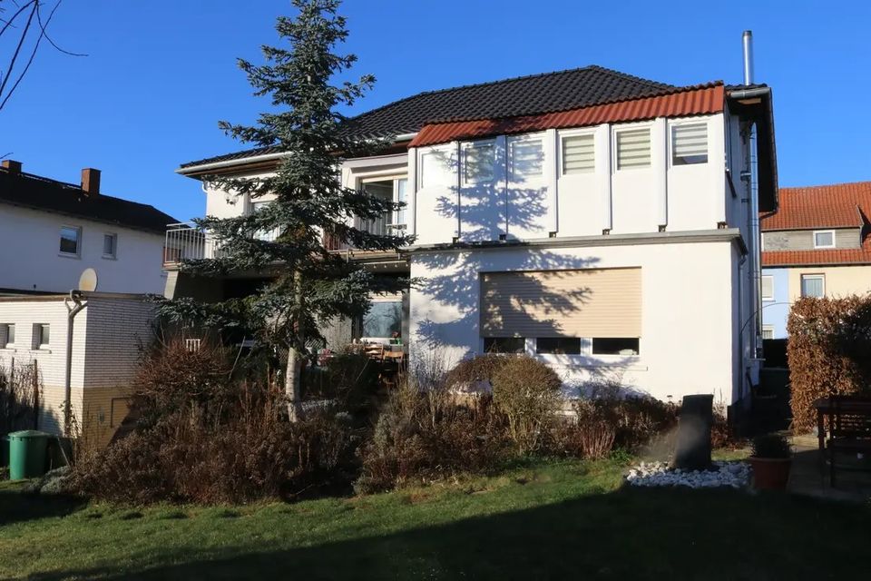 Freistehendes 2 Familienhaus mit 1 Zi.-App. u. Einliegerbereich in Gießen, neues Dach, neue Heizung in Gießen
