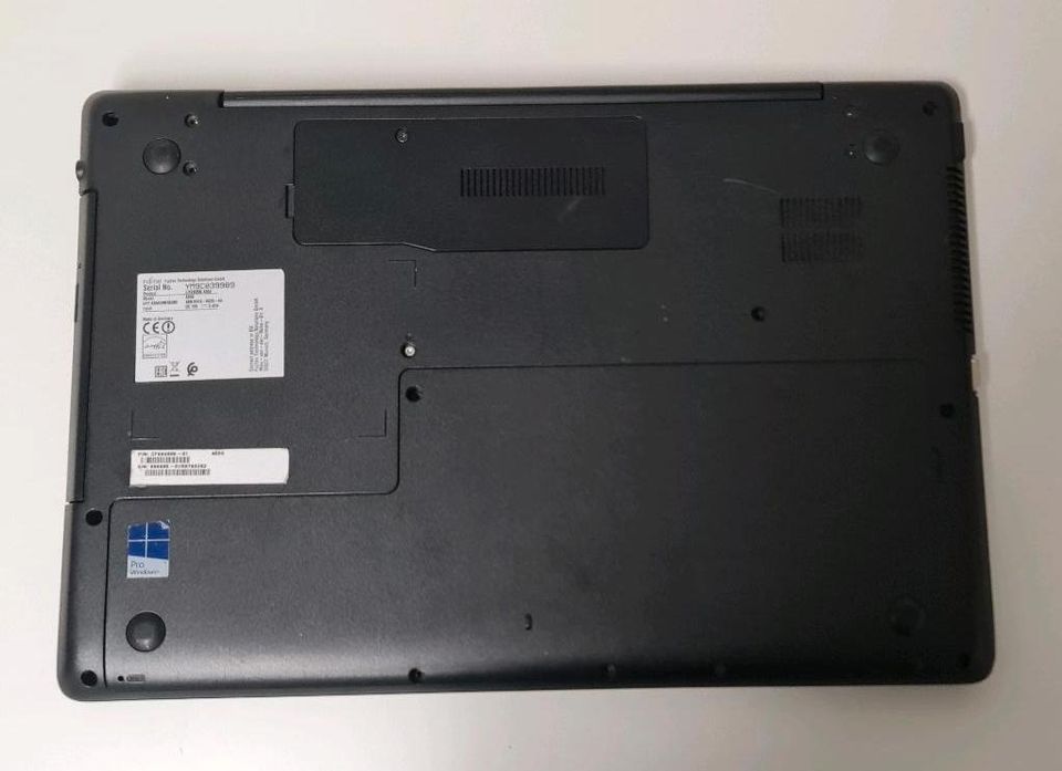 Fujitsu Lifebook A556 -15"-i5-defekt? in Neuss
