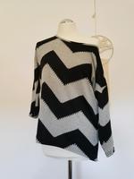 s36 Pulli Pullover Only oversize Muster schwarz grau Niedersachsen - Großenkneten Vorschau
