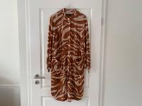 Braunes gemustertes Kleid von Marc Cain Größe N5 / 42 Hessen - Maintal Vorschau