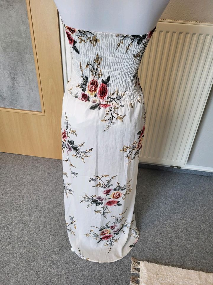 Kleid mit Blumenmuster gr. M in Sprakel