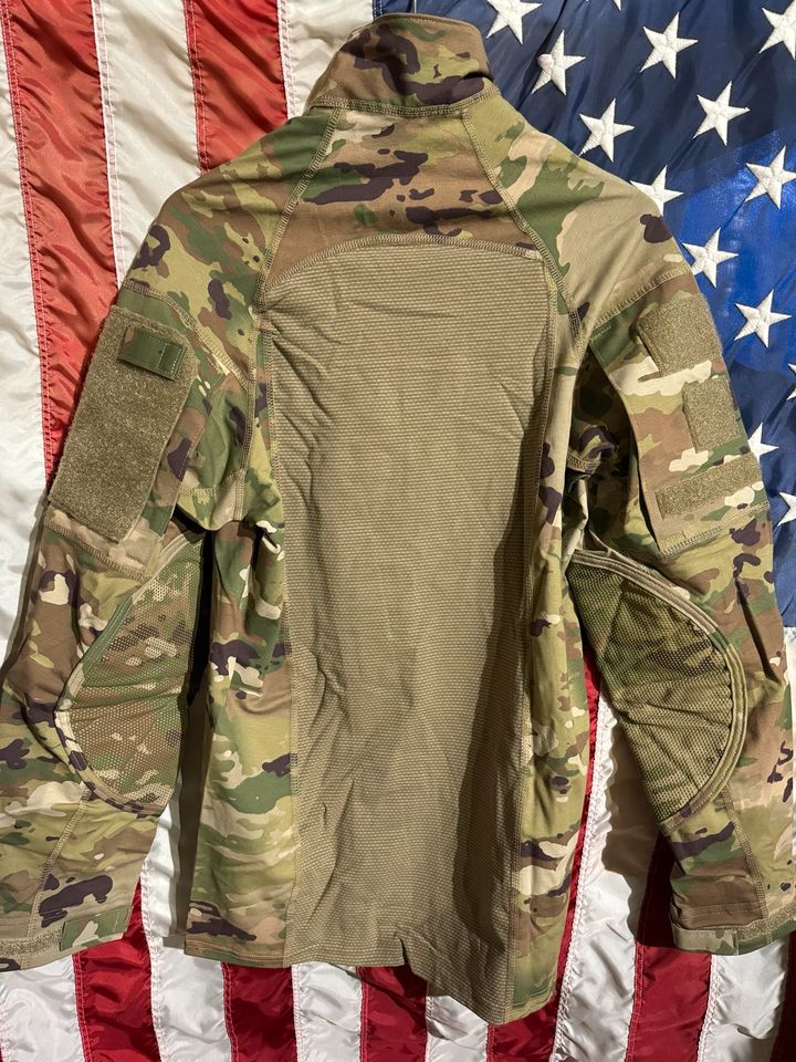 US Army Advanced Combat Shirt - Grösse Small in Bad Endbach