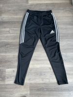 Adidas Trainingshose schwarz Größe S (neu) Nordrhein-Westfalen - Waldbröl Vorschau