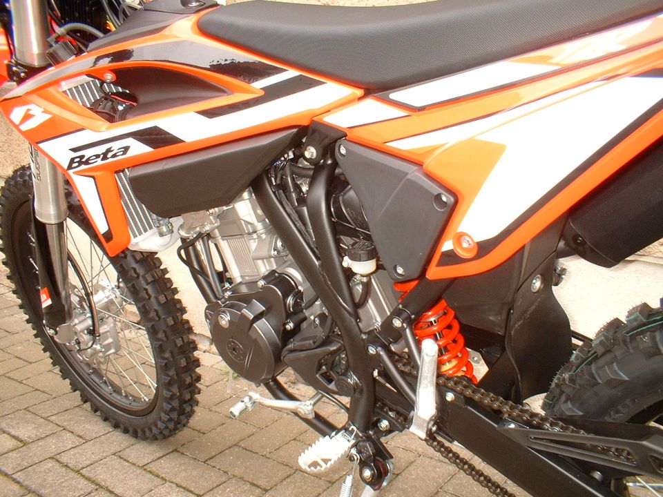 Beta RR 4T 125 Enduro T Neufahrzeug, in rot am Lager! in Aschersleben