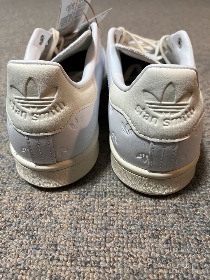 Adidas Stan Smith FZ6427, Weiß, Gr. 42 (UK 8), ohne OVP in München