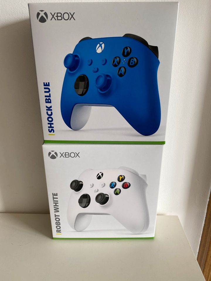 XBOX CONTROLLER SHOCK BLUE BLAU oder ROBOT WHITE WEIẞ in München