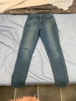 Asos Jeans Hose gr 36 Friedrichshain-Kreuzberg - Kreuzberg Vorschau