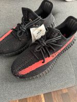 Yeezy red Core 42 2/3 Nordrhein-Westfalen - Beckum Vorschau