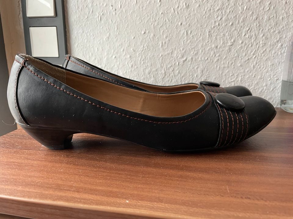 Schwarzer Damen Schuhe Größe 41 in Heiligenhaus