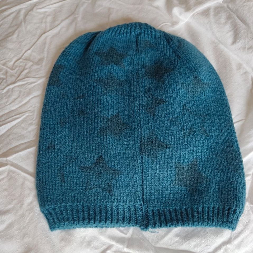 Mütze, mit Stern, Blau, aus Wolle in Radevormwald