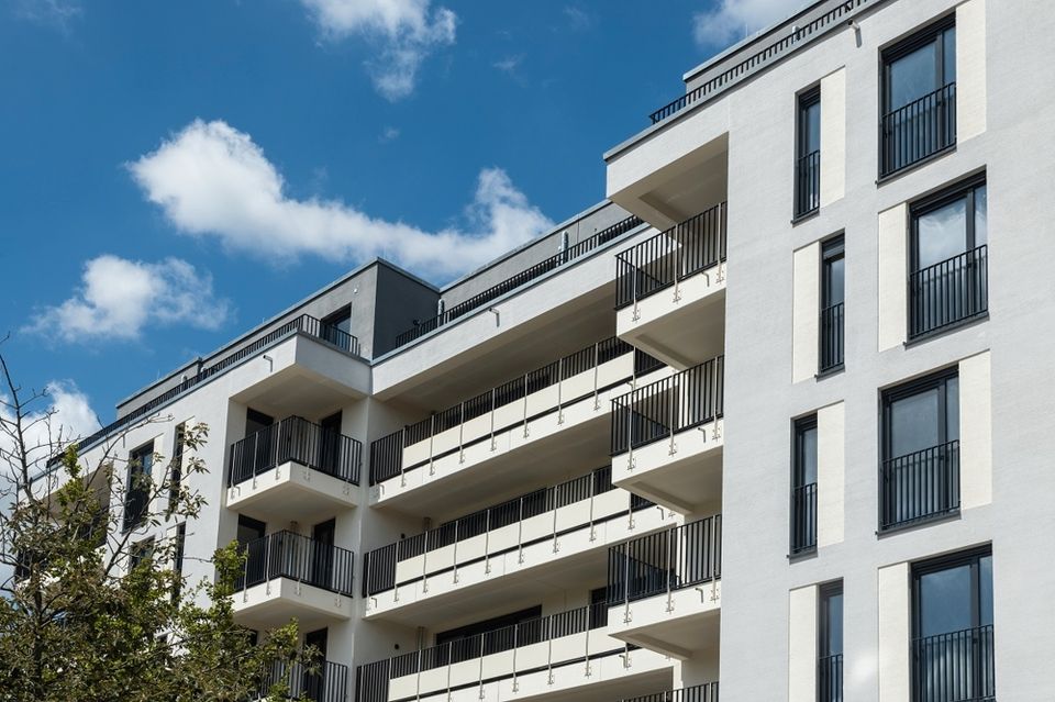 Jetzt kaufen und Wohntraum erfüllen: Elegante 3-Zimmer Wohnung in schönem Neubau-Quartier in Schönefeld