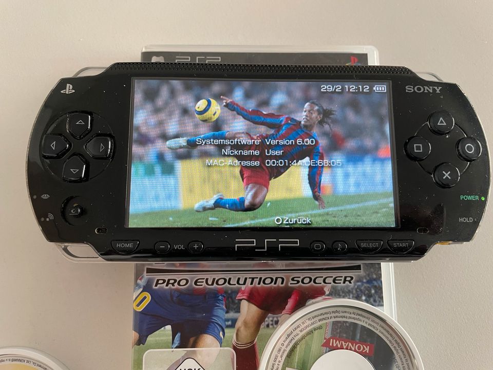 PlayStation Portable PSP Konsole und 2 Pro Evolution Soccer Spiel in Stuttgart