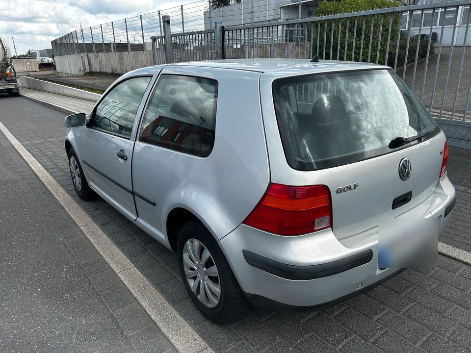 VW Golf 4 1.6 16v TÜV bis MAI 2025 1000€ bis Sonntag in Velbert