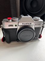 Fujifilm XT-20 Silber Systemkamera 24,3MP APSC mit Zubehör Retro Leipzig - Connewitz Vorschau