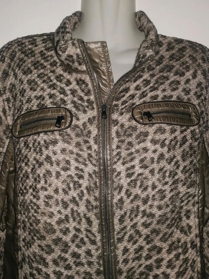 Marc Cain Jacke, Pullover in Bergisch Gladbach